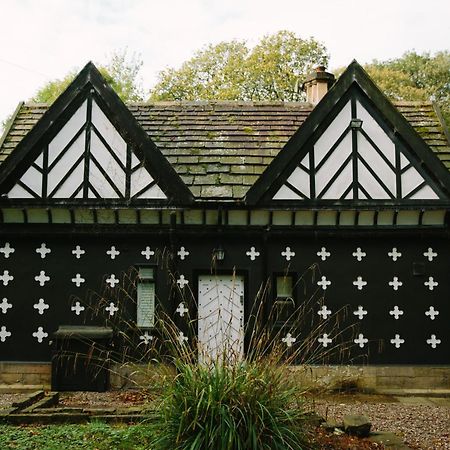The Gatehouse At Samlesbury Hall 외부 사진
