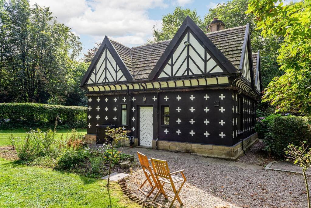 The Gatehouse At Samlesbury Hall 외부 사진